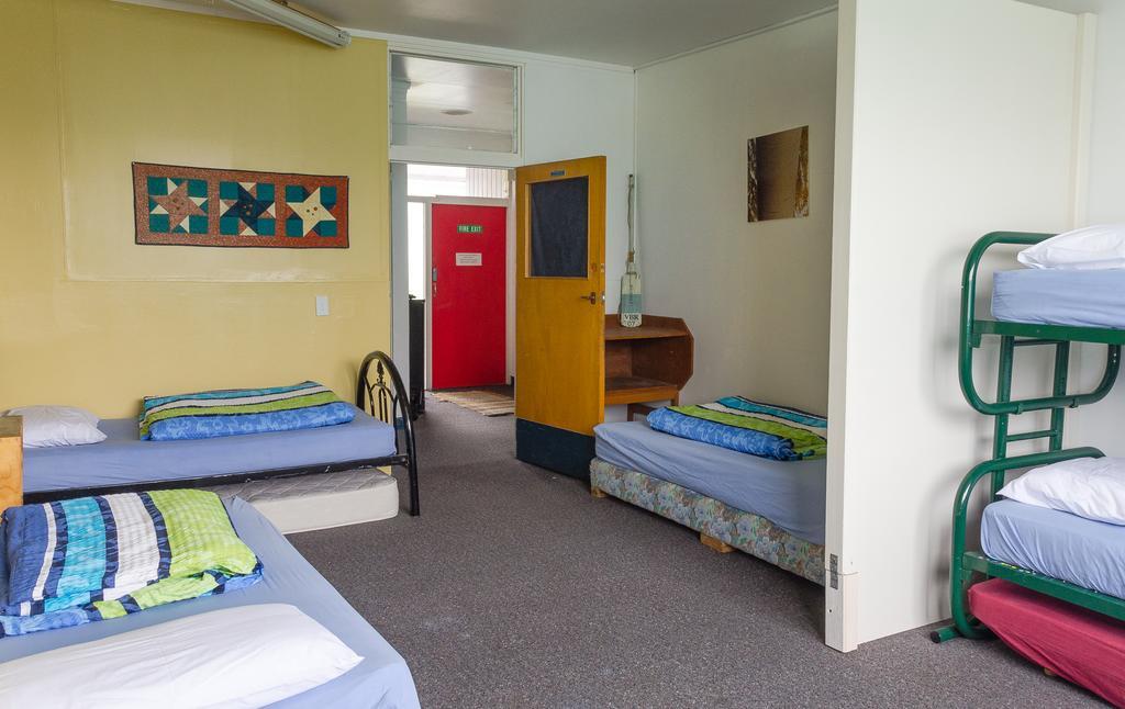 42B College House Vandrarhem Whanganui Exteriör bild