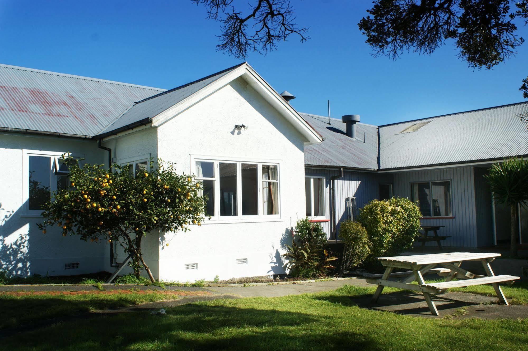 42B College House Vandrarhem Whanganui Exteriör bild