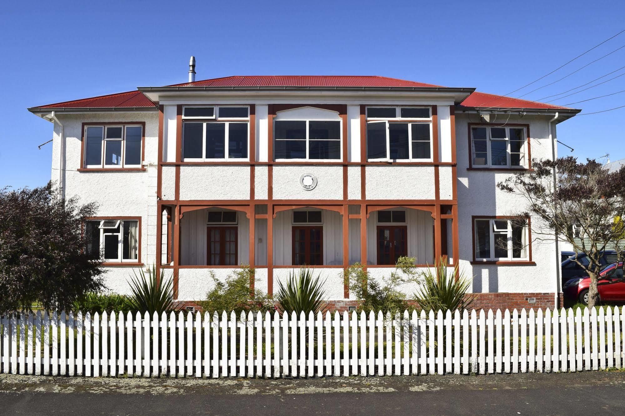 42B College House Vandrarhem Whanganui Exteriör bild