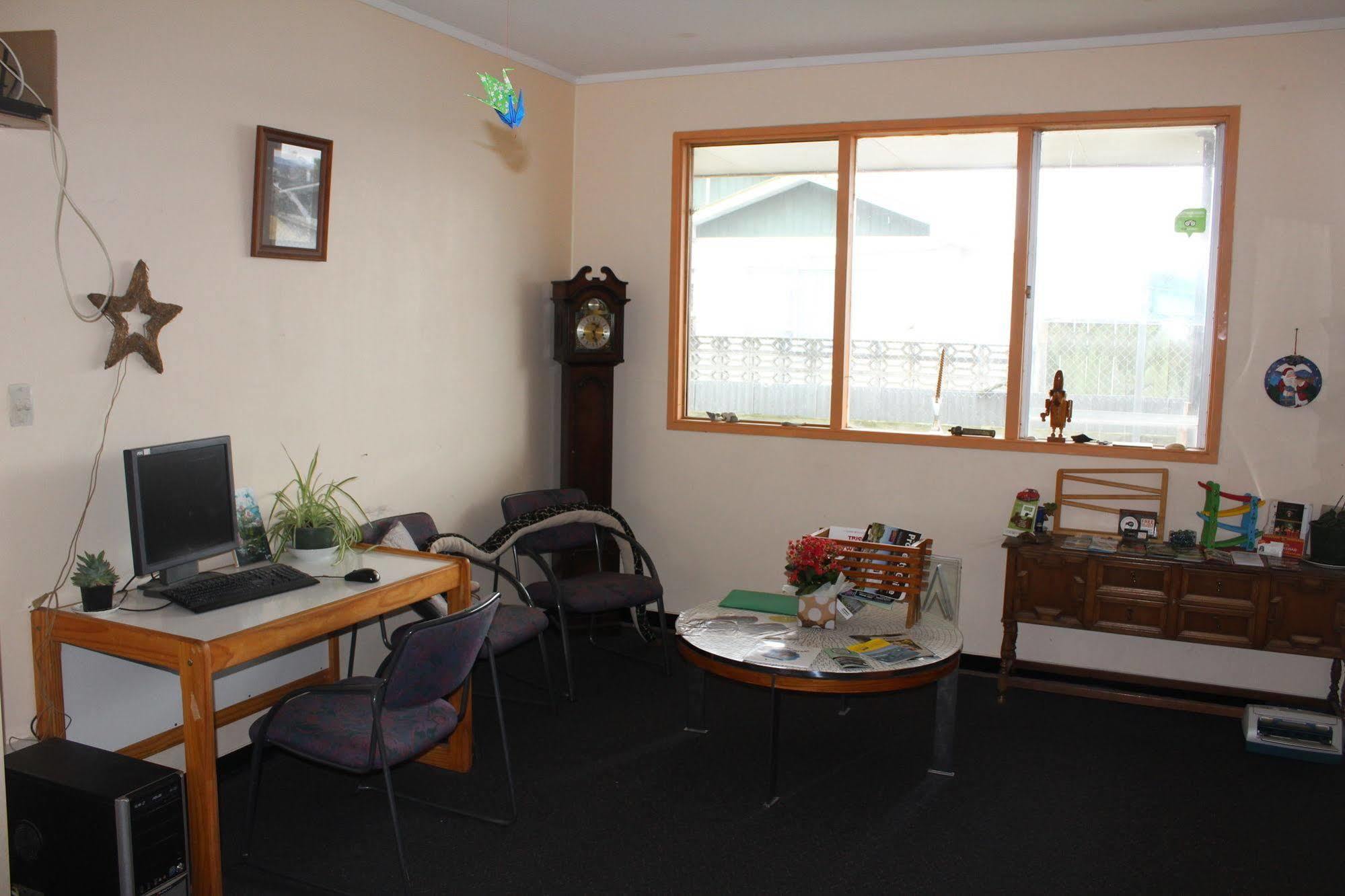 42B College House Vandrarhem Whanganui Exteriör bild
