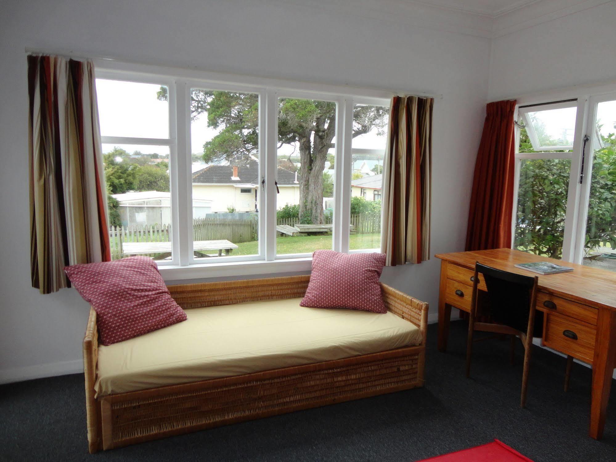 42B College House Vandrarhem Whanganui Exteriör bild
